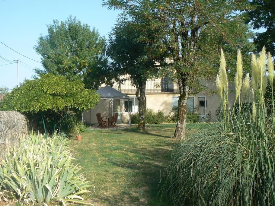 Maison Calme Au Coeur Des Vignes Sainte-Colombe  Eksteriør billede